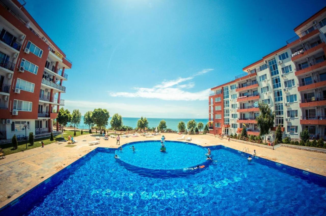 Beautiful Apartment Right By The Sea, Sveti Vlas Exterior photo