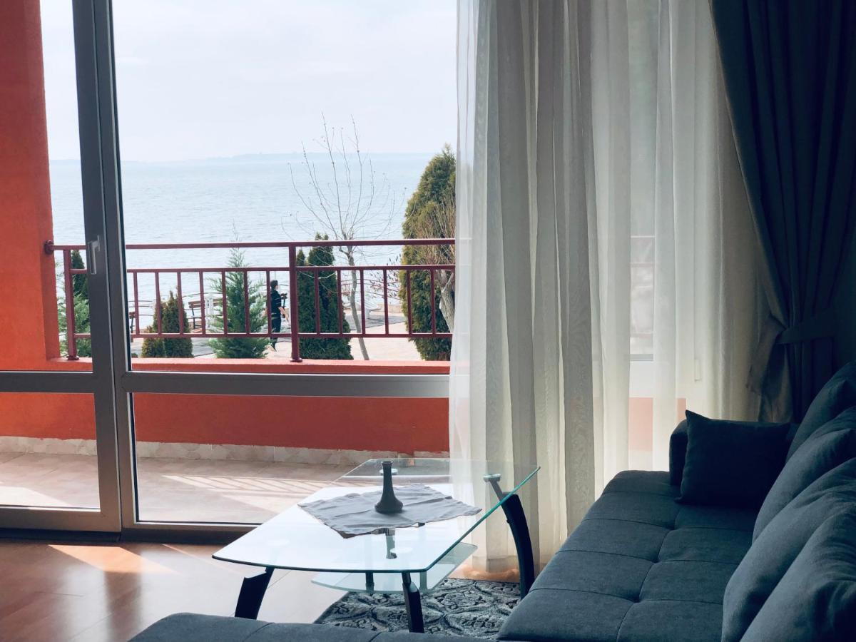 Beautiful Apartment Right By The Sea, Sveti Vlas Exterior photo