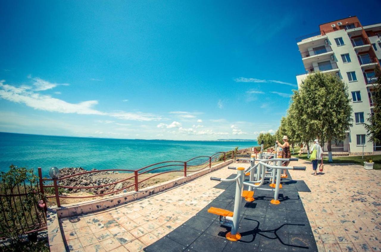 Beautiful Apartment Right By The Sea, Sveti Vlas Exterior photo