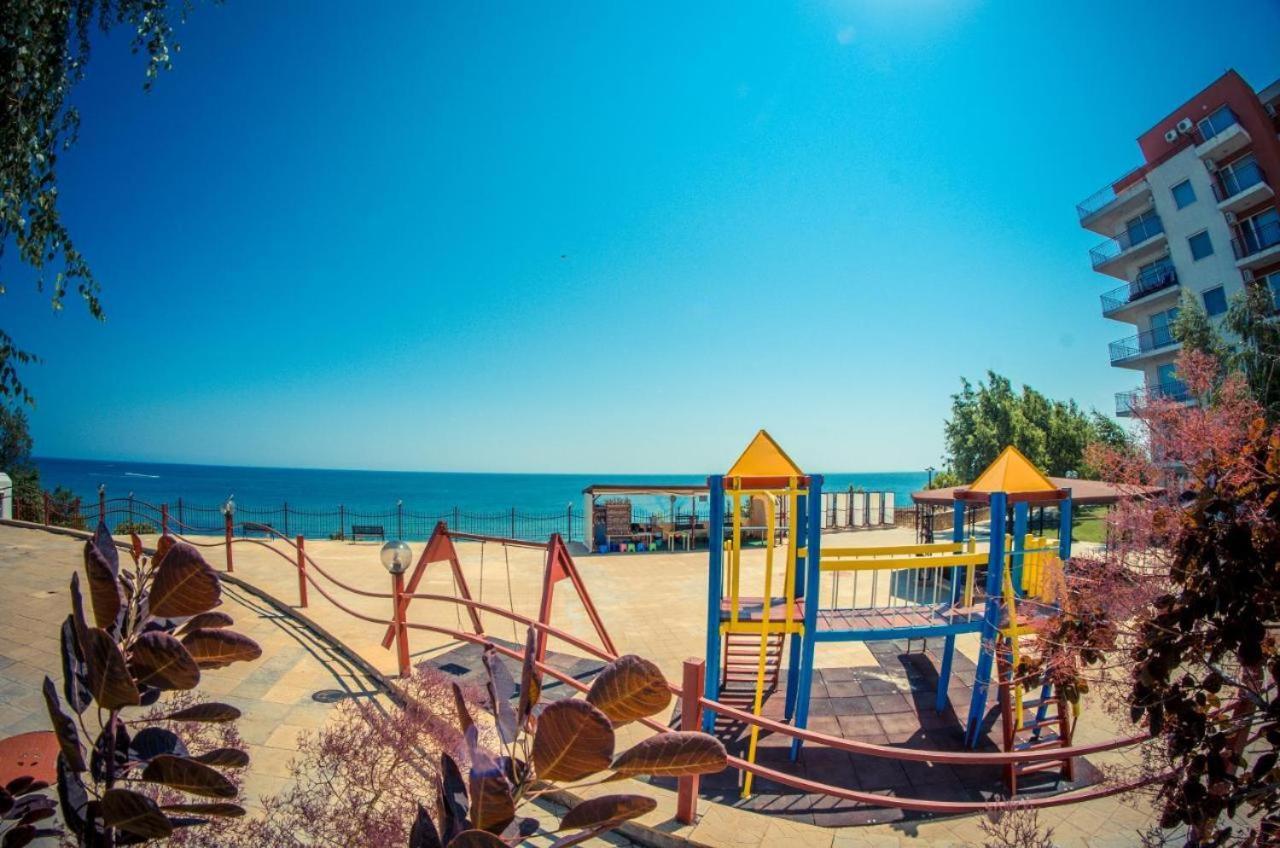 Beautiful Apartment Right By The Sea, Sveti Vlas Exterior photo