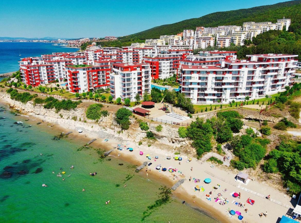 Beautiful Apartment Right By The Sea, Sveti Vlas Exterior photo