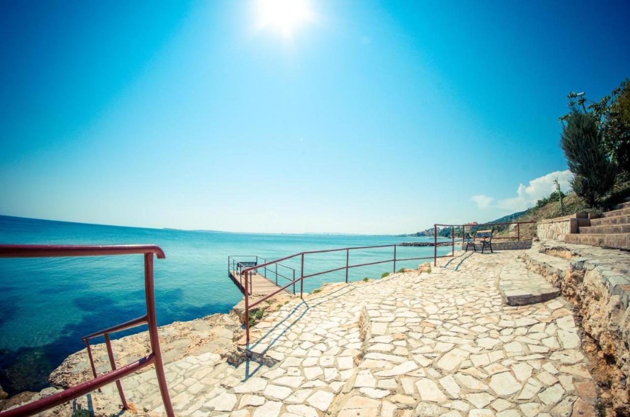Beautiful Apartment Right By The Sea, Sveti Vlas Exterior photo